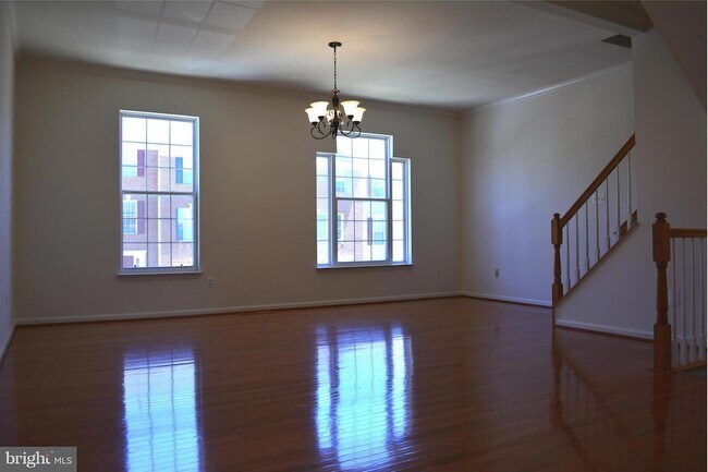 Building Photo - 2518 James Maury Dr