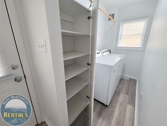 Building Photo - 186 Grandfather Farms Rd