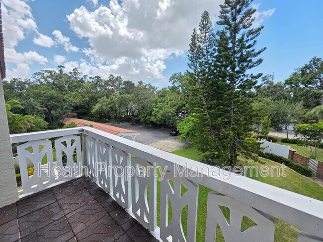 Building Photo - 1012 Pearce Dr