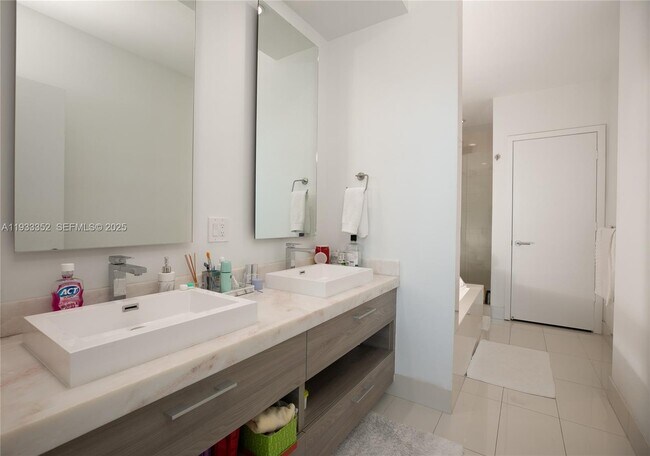 Building Photo - 1300 S Miami Ave