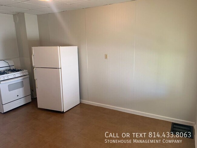 Building Photo - 418 Huron St