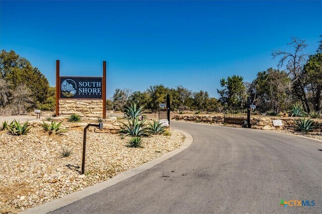 Building Photo - 8301 Brewer Ln