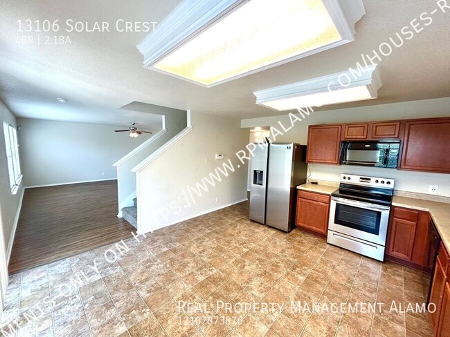 Building Photo - **MOVE IN SPECIAL** 4 Bedroom 2.5 Bath Hom...