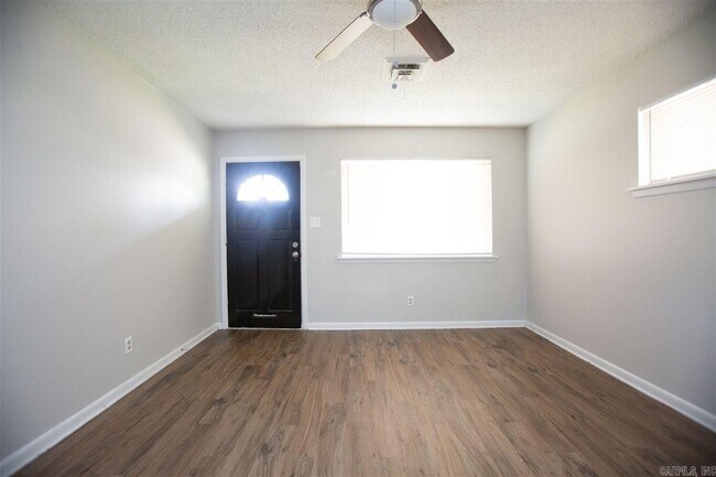 Building Photo - 5800 Hopson Dr