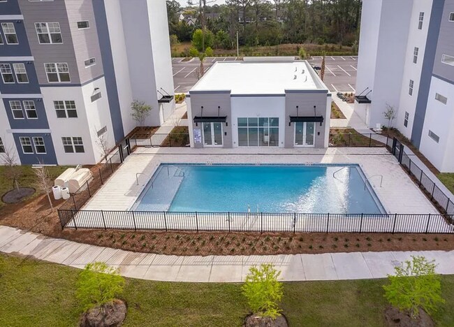 Building Photo - Top Floor Corner Unit – Brand New 3/2 Condo with Balcony in Millenia Park *** Only $1995/mo ***