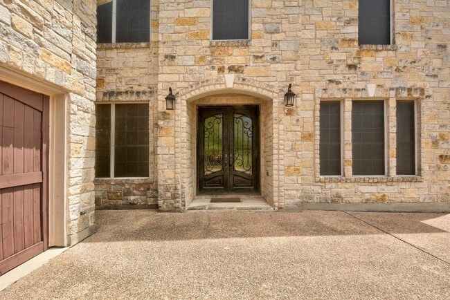Building Photo - 40 Lovegrass Ln