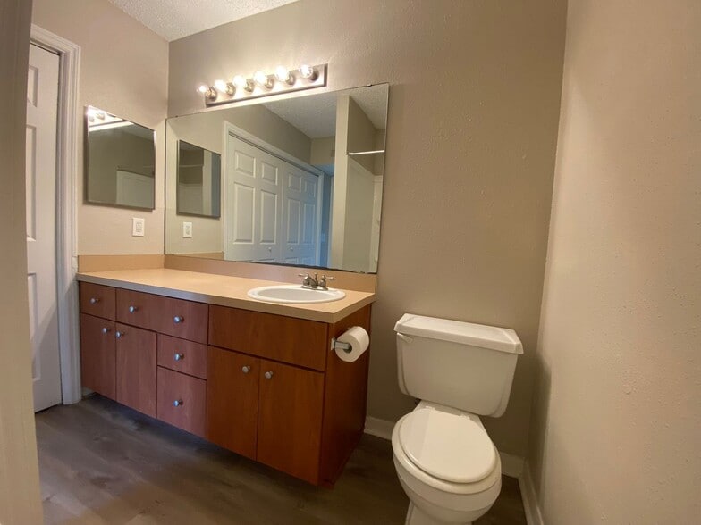 Building Photo - Coming Soon! 2nd-floor studio condo at Ser...