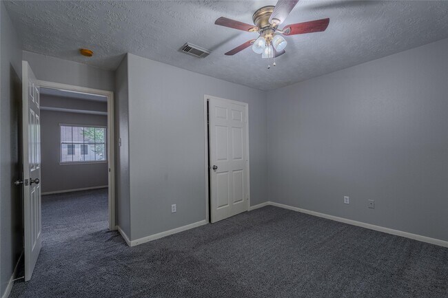 Building Photo - 13902 Stableridge Ct