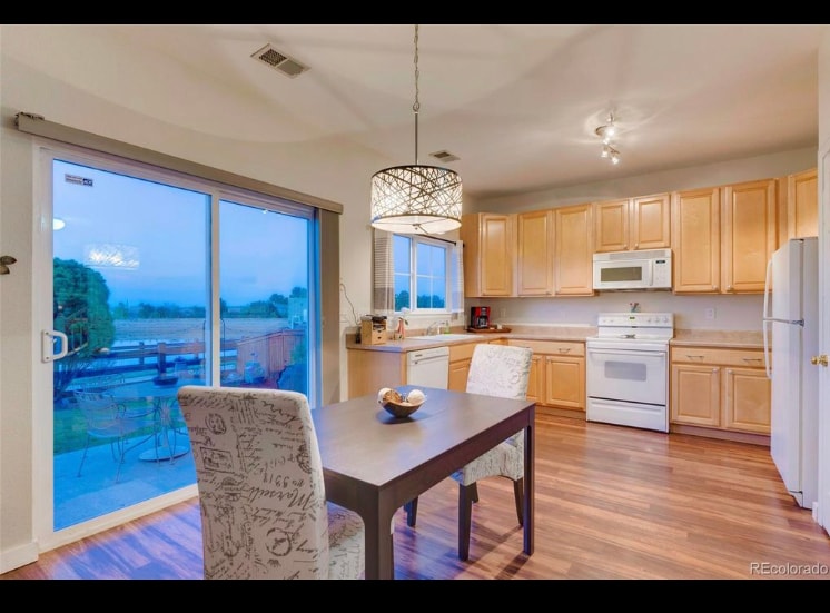 Building Photo - 15949 Longford Dr