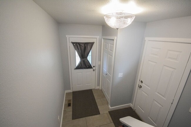Building Photo - Gorgeous 4br home on nice lot with no backyard neighbors!