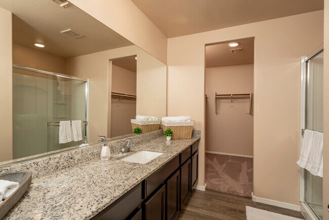 Building Photo - 1547 E Inouye Dr