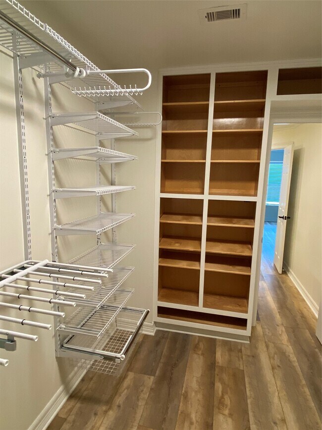 Building Photo - 2915 Beacon Grove St