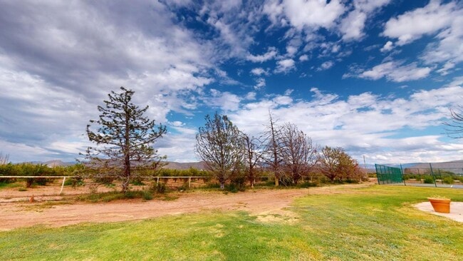 Building Photo - Furnished 5-Bedroom Home with Indoor Pool & Amenities