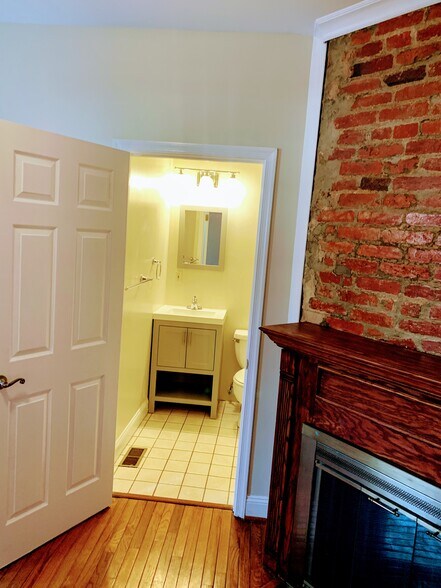 Building Photo - 1711 4th St NW