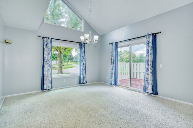 Building Photo - 6 Greenwood Park