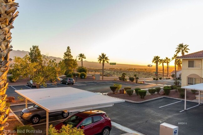 Building Photo - Aztec Circle Townhome, 2 bedroom 2.5 bath,...