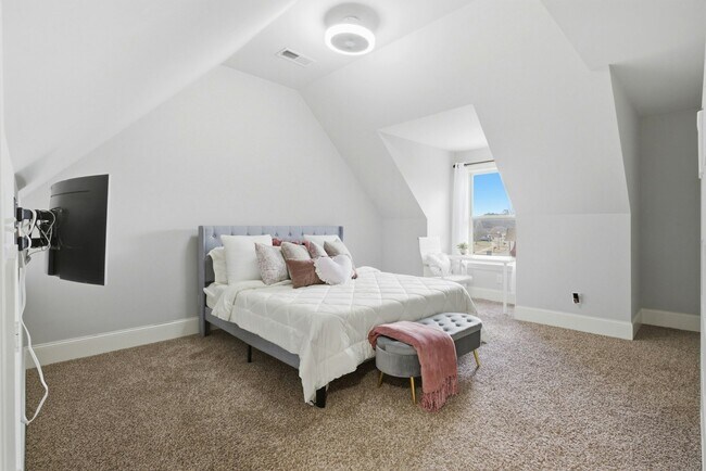 Building Photo - 8349 Anslee Way NW