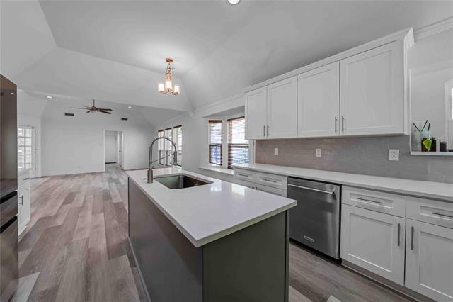 Building Photo - 243 Park Valley Dr