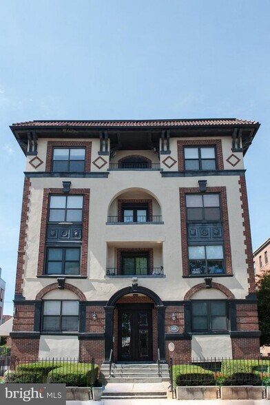 Stucco building - 1436 Meridian Plz NW