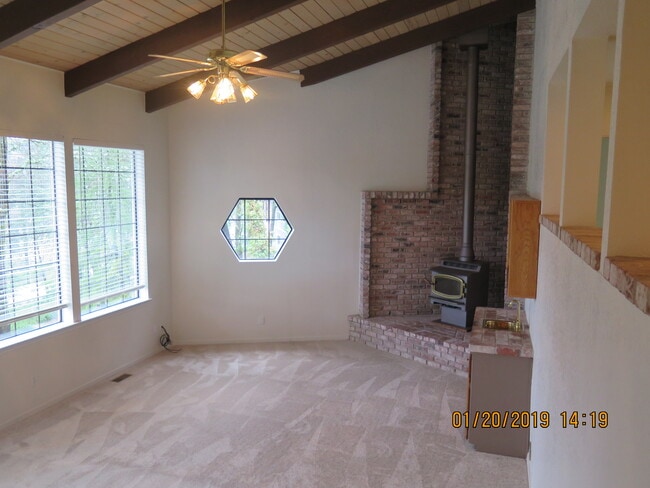 Building Photo - 17653 Chaparral Dr