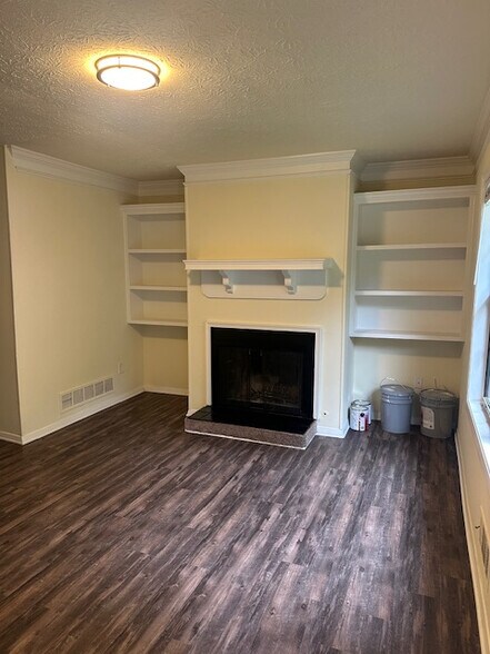 Building Photo - Room in Townhome on Destin Cir