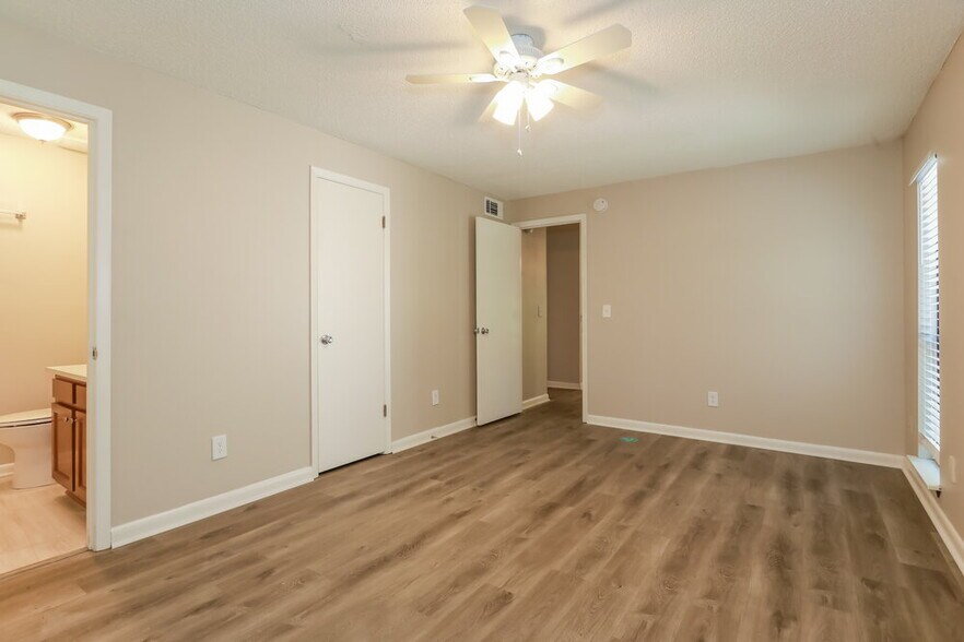 Building Photo - 6847 Coralberry Ln