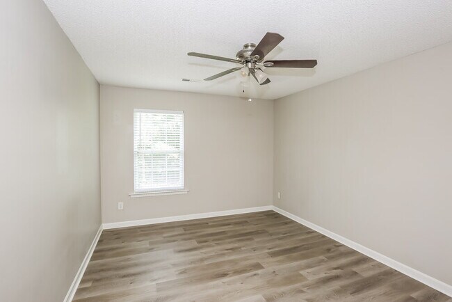 Building Photo - 2329 Apple Glen Ln