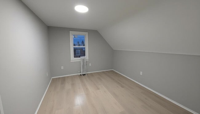 Building Photo - 27 W Somerset St