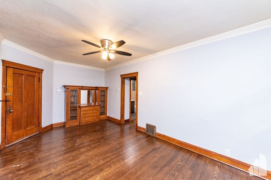 Building Photo - 3602 W Grace St