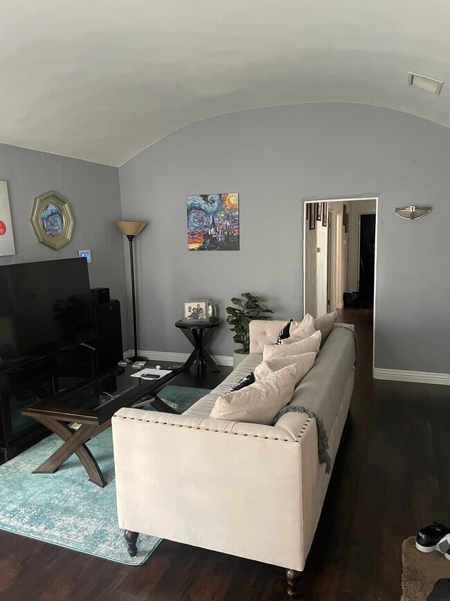 Building Photo - 2058 W 84th Pl