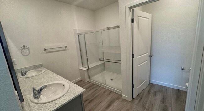 Building Photo - BRAND NEW (Solar) 4/2 w/Massive Backyard Roseville!  *Please read entire ad for viewings!!