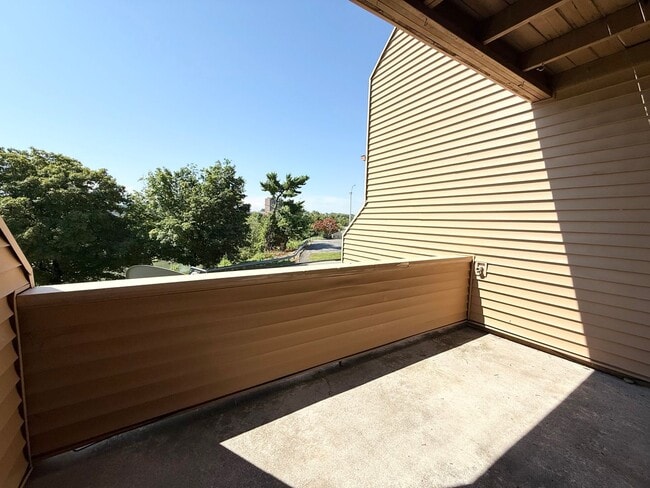 Building Photo - 326 Olympia Dr