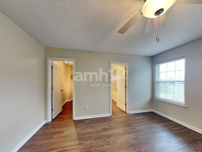 Building Photo - 1006 Fort Clapsop Ct