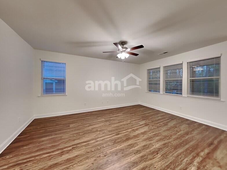 Building Photo - 728 Callan Ct