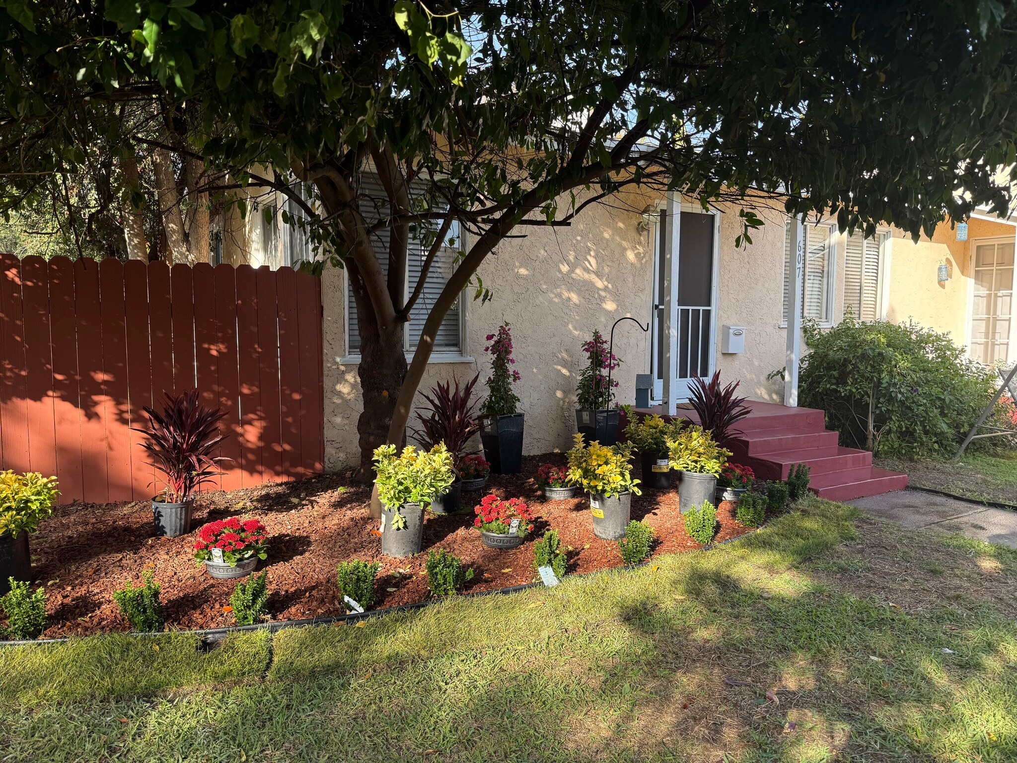 Building Photo - 607 N Rosemary Ln