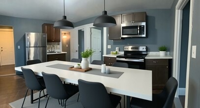 Building Photo - 421 Logan St