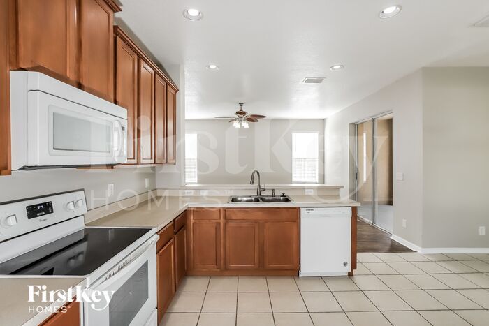 Building Photo - 8636 Sandy Plains Dr