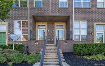 Building Photo - 4242 Schaefer Rd