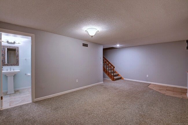 Building Photo - 28 Dutton Pl Way