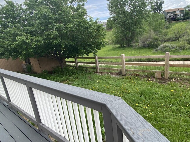 Building Photo - 11960 Meadowood Ln