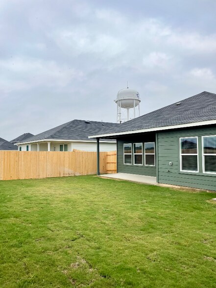 Building Photo - 270 Yosemite Dr