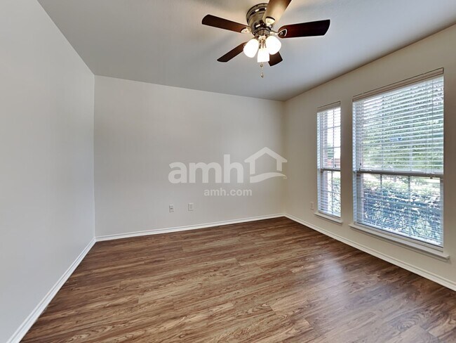 Building Photo - 2002 Wagon Trail