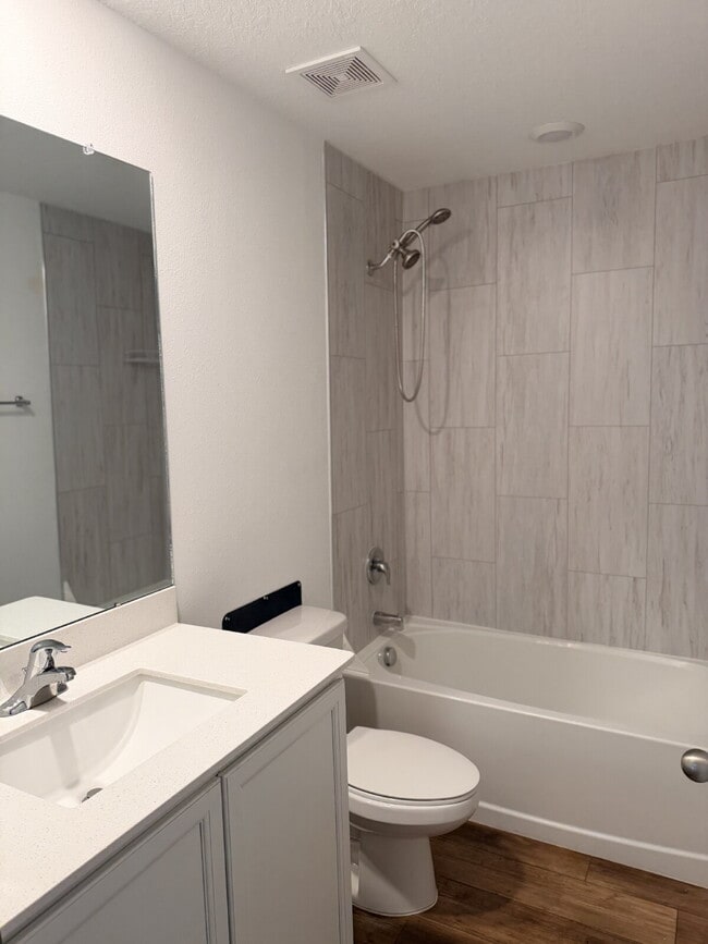 Building Photo - Beautiful 3 Bedroom, 2 Bathroom, 2 Car Garage home for rent in Royal Highlands on .46 acres!