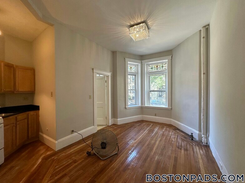 Building Photo - 38 Hemenway St