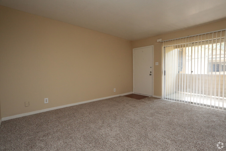 Living Room - Vista Pointe Apartments