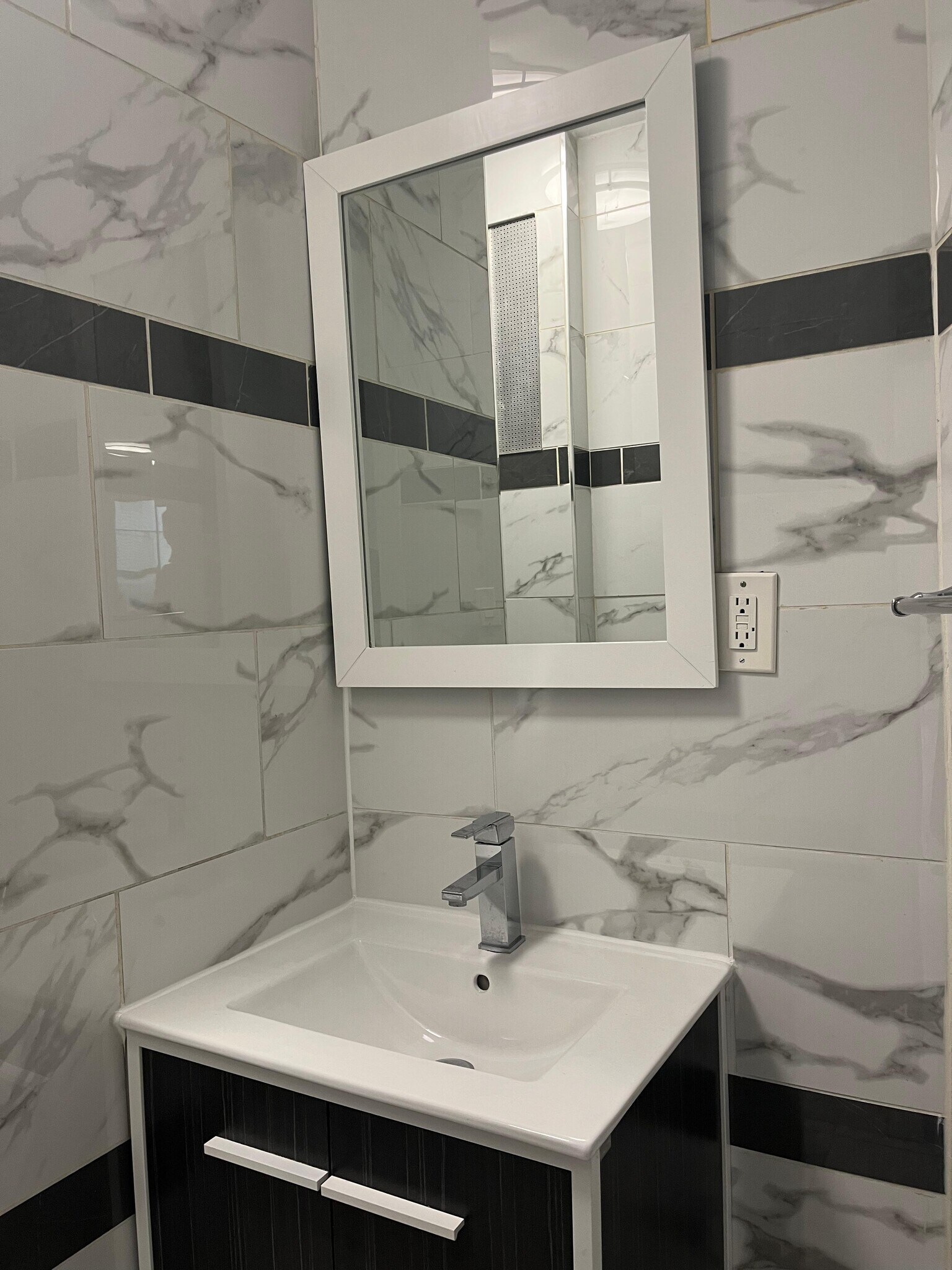 Building Photo - 412 54th St