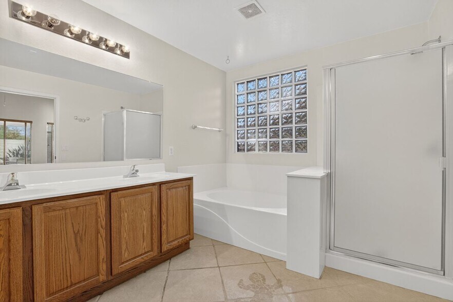 Building Photo - 15481 W Mauna Loa Ln