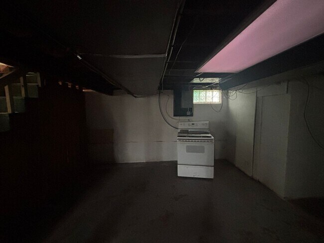 Building Photo - Use Your Tax Return For This Sweetheart of a Deal! Want to stop renting and finally own your own ...