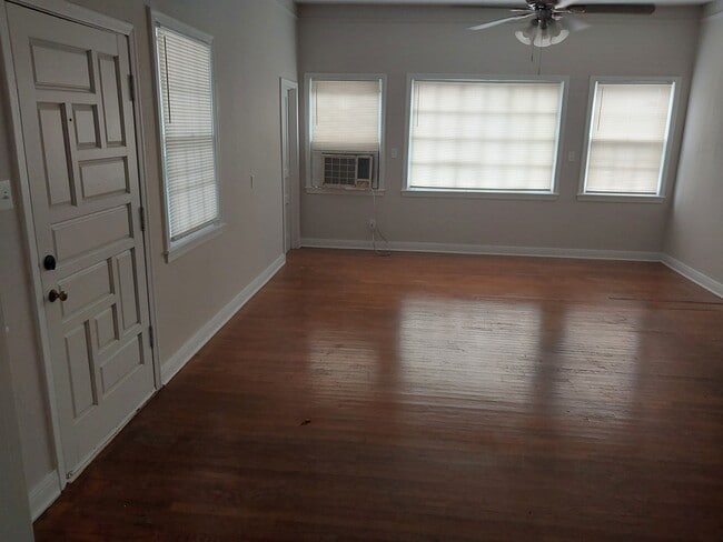 Building Photo - 1303 S Summit St