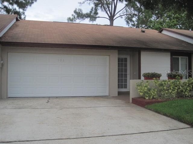 Building Photo - 102 Oakridge Ct